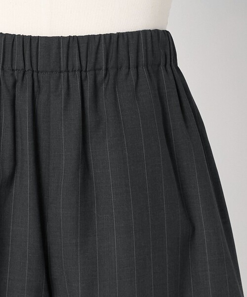 LOEFF(ロエフ)の「<LOEFF>トロピカルウール ハーフパンツ ピンストライプ MENS(その他パンツ・メンズ・ダークグレー・1/2)」の11枚目の写真