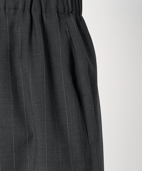 LOEFF(ロエフ)の「<LOEFF>トロピカルウール ハーフパンツ ピンストライプ MENS(その他パンツ・メンズ・ダークグレー・1/2)」の12枚目の写真