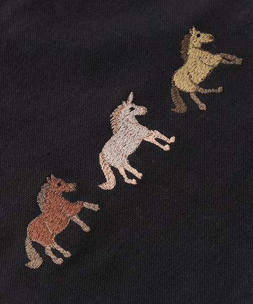 artipur COTTAGE(アルティプールコテージ)の「TKK : ウマ刺繍巾着バッグ(トートバッグ・レディース・ナチュラル/ピンク/ブラック・FREE)」の5枚目の写真