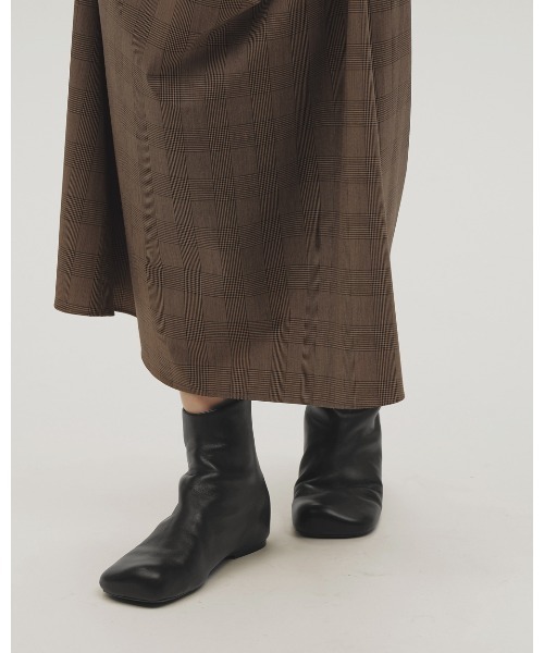 TODAYFUL(トゥデイフル)の「Square Leather Flat Boots(ブーツ・レディース・ブラック・38inch/37inch/36inch)」の10枚目の写真
