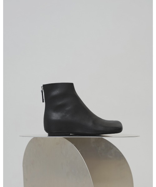 TODAYFUL(トゥデイフル)の「Square Leather Flat Boots(ブーツ・レディース・ブラック・38inch/37inch/36inch)」の13枚目の写真