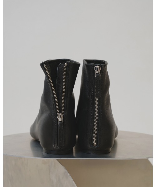 TODAYFUL(トゥデイフル)の「Square Leather Flat Boots(ブーツ・レディース・ブラック・38inch/37inch/36inch)」の14枚目の写真