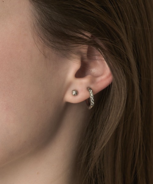 muku(ムク)の「PIERCE/MNI SHELL(ピアス(両耳用)・レディース・シルバー/ゴールド・FREE)」の15枚目の写真