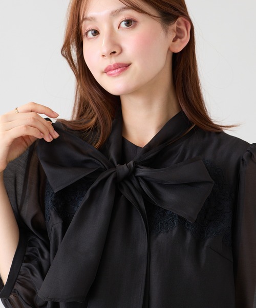 Rose Tiara（ローズティアラ）の「3Dレースリボンブラウス（シャツ/ブラウス・レディース・ピンク/オフホワイト/ブラック・38/46/42）」の3枚目の写真