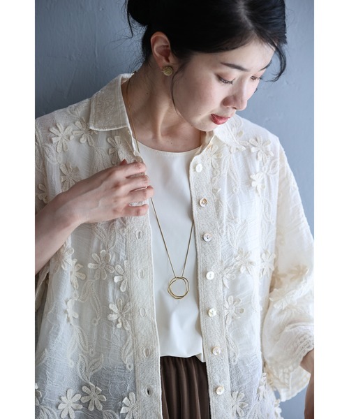 cawaii(カワイイ)の「2wayスリーブの花びら浮かぶ柔らかシャツトップス(シャツ/ブラウス・レディース・アイボリー・FREE)」の10枚目の写真