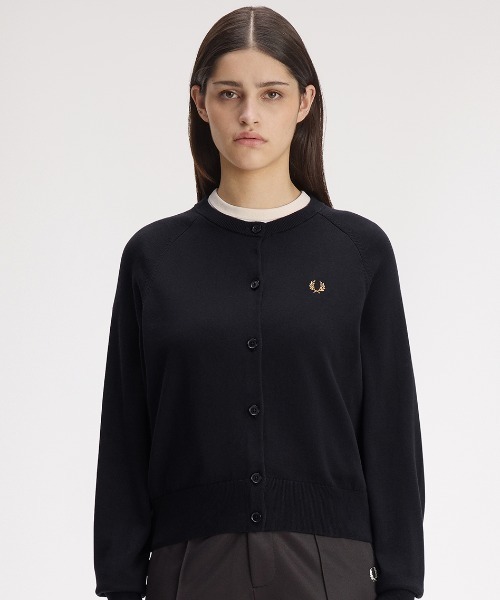 FRED PERRY(フレッドペリー)の「Crew Neck Cardigan/クルーネックカーディガン(カーディガン/ボレロ・レディース・ブラック/プラム・10/8)」の14枚目の写真