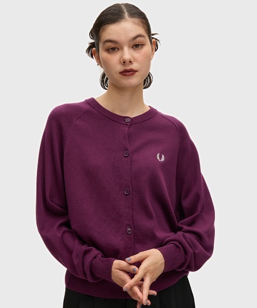 FRED PERRY(フレッドペリー)の「Crew Neck Cardigan/クルーネックカーディガン(カーディガン/ボレロ・レディース・ブラック/プラム・10/8)」の18枚目の写真