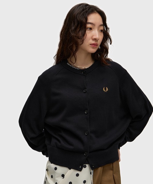 FRED PERRY(フレッドペリー)の「Crew Neck Cardigan/クルーネックカーディガン(カーディガン/ボレロ・レディース・ブラック/プラム・10/8)」の19枚目の写真