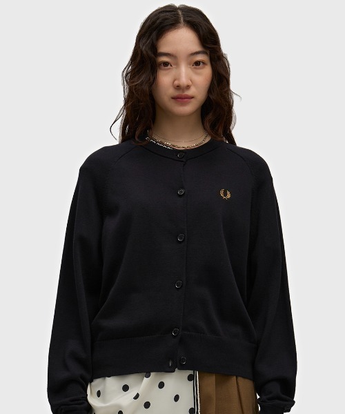 FRED PERRY(フレッドペリー)の「Crew Neck Cardigan/クルーネックカーディガン(カーディガン/ボレロ・レディース・ブラック/プラム・10/8)」の21枚目の写真