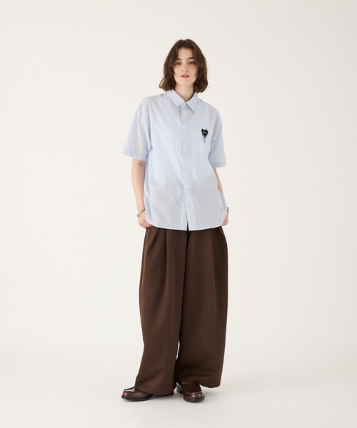 ONCILY(オンシェリー)の「MELTING HEART STRIPE SHIRT / メルティングハートストライプシャツ(シャツ/ブラウス・メンズ・ブラック/ホワイト/ブルー・LARGE/SMALL/MEDIUM)」の16枚目の写真