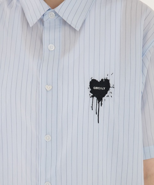 ONCILY(オンシェリー)の「MELTING HEART STRIPE SHIRT / メルティングハートストライプシャツ(シャツ/ブラウス・メンズ・ブラック/ホワイト/ブルー・LARGE/SMALL/MEDIUM)」の14枚目の写真