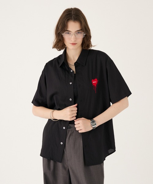 ONCILY(オンシェリー)の「MELTING HEART STRIPE SHIRT / メルティングハートストライプシャツ(シャツ/ブラウス・メンズ・ブラック/ホワイト/ブルー・LARGE/SMALL/MEDIUM)」の19枚目の写真