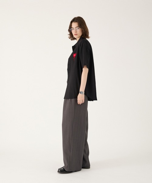 ONCILY(オンシェリー)の「MELTING HEART STRIPE SHIRT / メルティングハートストライプシャツ(シャツ/ブラウス・メンズ・ブラック/ホワイト/ブルー・LARGE/SMALL/MEDIUM)」の9枚目の写真