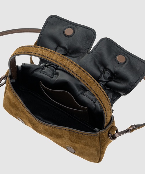 Acne Studios(アクネストゥディオズ)の「Multipocket Micro Crossbody Suede(ショルダーバッグ・レディース・その他・ONE SIZE)」の5枚目の写真