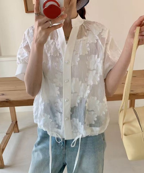 COCOMOMO(ココモモ)の「儚げな透け感 フラワージャガードブラウス シアーブラウス 半袖 花柄 ブラウス バルーンブラウス シャツ トップス スキッパー vネック 夏服(シャツ/ブラウス・レディース・ブラック/ホワイト・FREE)」の9枚目の写真