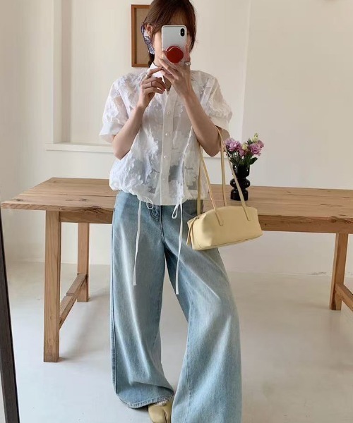 COCOMOMO(ココモモ)の「儚げな透け感 フラワージャガードブラウス シアーブラウス 半袖 花柄 ブラウス バルーンブラウス シャツ トップス スキッパー vネック 夏服(シャツ/ブラウス・レディース・ブラック/ホワイト・FREE)」の15枚目の写真