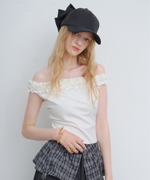 HEIREN(ヘイレーン)の「フリルオフショルトップス(Tシャツ/カットソー・レディース・ホワイト/ブラック・FREE)」の7枚目の写真
