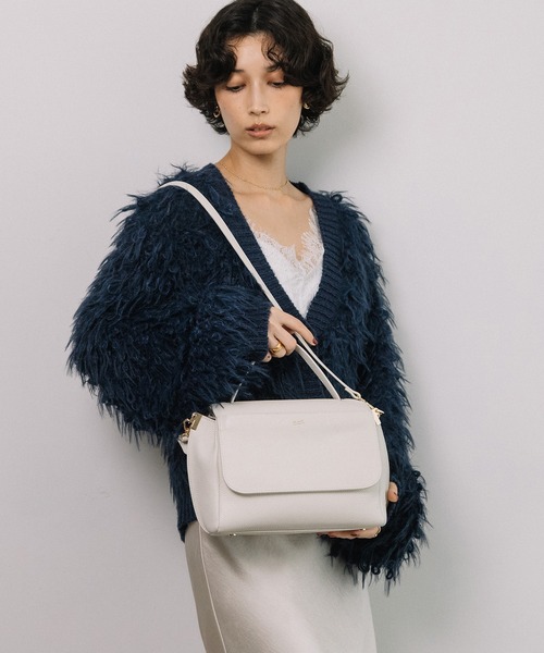 Beau're（ヴュレ）の「BEAURE カウレザー フラップ 2WAYバッグ（ショルダーバッグ・レディース・ブラウン/ブラック/アイボリー/ワインレッド/ペールイエロー/ブラウン系その他・FREE）」の4枚目の写真