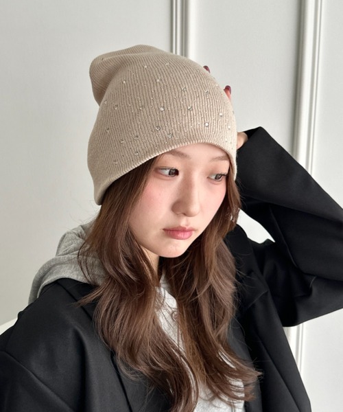 CLEA(クレア)の「ラインストーンビジュー付きニット帽(ニットキャップ/ビーニー・レディース・ブラック/ベージュ/ホワイト/グレー・FREE)」の4枚目の写真