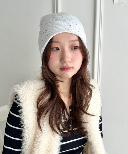 CLEA(クレア)の「ラインストーンビジュー付きニット帽(ニットキャップ/ビーニー・レディース・ブラック/ベージュ/ホワイト/グレー・FREE)」の7枚目の写真