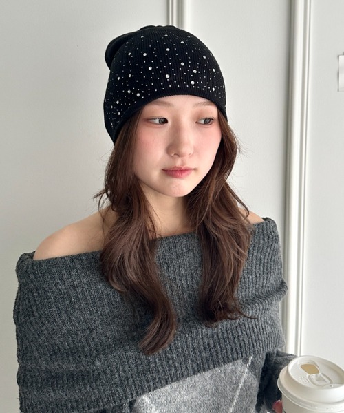 CLEA(クレア)の「ラインストーンビジュー付きニット帽(ニットキャップ/ビーニー・レディース・ブラック/ベージュ/ホワイト/グレー・FREE)」の10枚目の写真