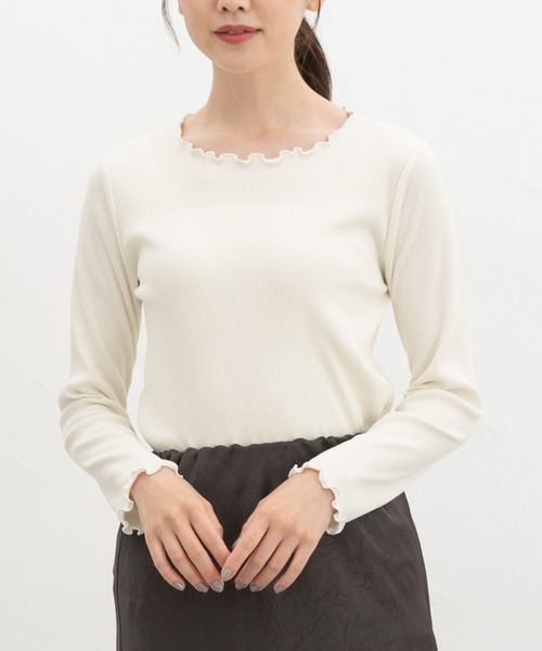 Honeys(ハニーズ)の「メロー使いトップス(Tシャツ/カットソー・レディース・ブラウン系その他2/アイボリー/ボルドー/ベージュ系その他2/ブラック・M/LL/L/S)」の2枚目の写真