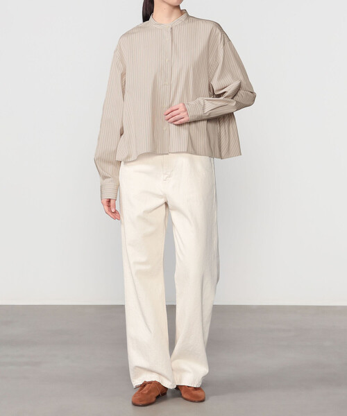 nicholson&nicholson(ニコルソンアンドニコルソン)の「nicholson & nicholson | 〈別注〉 コットン バックギャザーブラウス WOMEN(シャツ/ブラウス・レディース・ブラウン系その他/ブラック/ベージュ系その他/ブルー系その他5・38)」の14枚目の写真