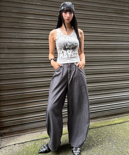 Figments(フィグメンツ)の「スタッズABYSSタンク(タンクトップ・レディース・ホワイト/ブラック・FREE)」の9枚目の写真