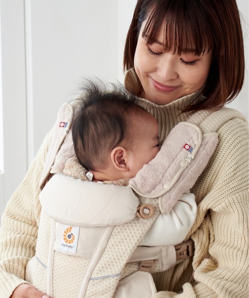 emoka(エモカ)の「今治タオル エルゴベビー対応 よだれパッド(抱っこ紐/ベルトカバー/スリング・キッズ・ライトベージュ/ブルー系その他/オートミール/ピンク系その他/ベージュ系その他/ブラック系その他/ブラウン系その他/ライトブラウン/グレー系その他/グレー/チャコールグレー/ライトピンク/ネイビー/グレー系その他2/ブラック/スモークピンク・フリー)」の21枚目の写真