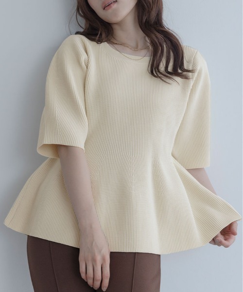maviru(マヴィル)の「ハーフスリーブ ペプラム ニット トップス(ニット/セーター・レディース・チャコール/アイボリー/ブラック・FREE)」の3枚目の写真