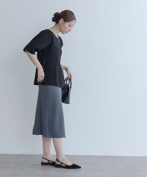 maviru(マヴィル)の「ハーフスリーブ ペプラム ニット トップス(ニット/セーター・レディース・チャコール/アイボリー/ブラック・FREE)」の4枚目の写真