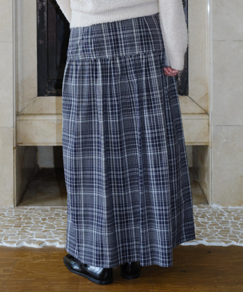 EN OR(エンオール)の「CHECK YOKE LONG SKIRT - NAVY(スカート・レディース・その他・MEDIUM/SMALL)」の3枚目の写真