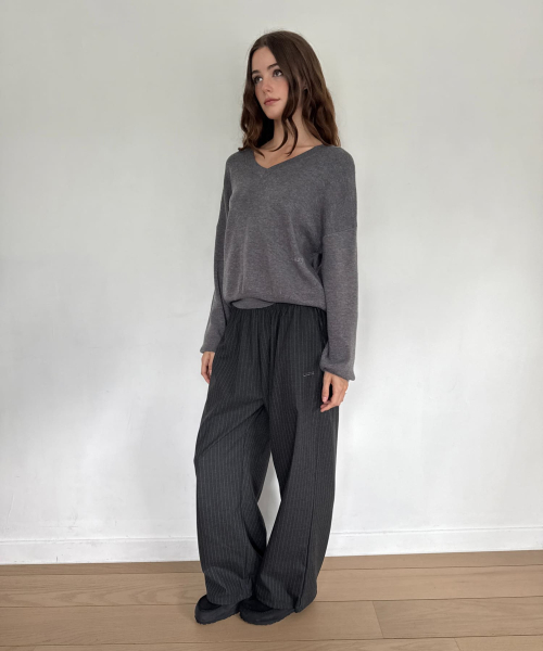 LAZYZ（レイジジ）の「ピンストライプ ウエストゴムパンツ（3カラー）（その他パンツ・レディース・ネイビー/チャコール/ブラック系・F）」の4枚目の写真