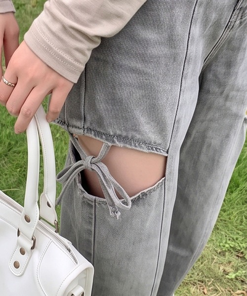 BLoomMe（ブルームミー）の「大胆な肌見せで差がつく、リボンカットアウトワイドデニム（デニムパンツ・レディース・ダークグレー/ネイビー・M）」の7枚目の写真
