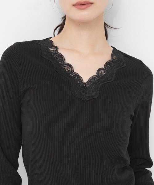 URBAN RESEARCH(アーバンリサーチ)の「V-NECK LACE RIB TOPS(Tシャツ/カットソー・レディース・オフホワイト/ブラック・FREE)」の9枚目の写真