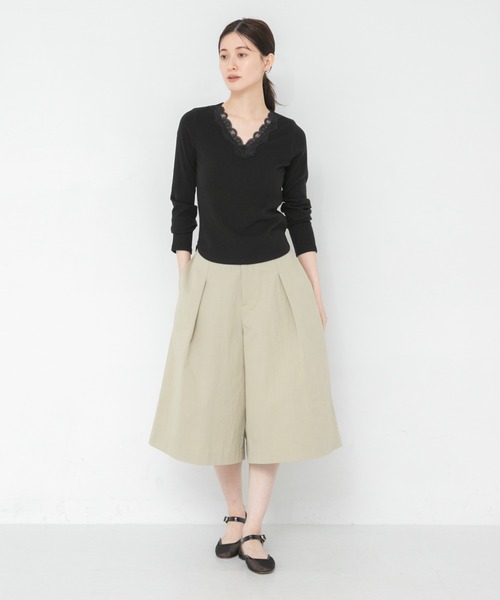 URBAN RESEARCH(アーバンリサーチ)の「V-NECK LACE RIB TOPS(Tシャツ/カットソー・レディース・オフホワイト/ブラック・FREE)」の12枚目の写真
