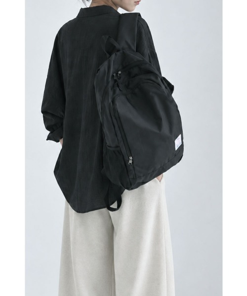 marjour(マージュール)の「PACKABLE LIGHT BACKPACK(バックパック/リュック・レディース・ブラック・FREE)」の4枚目の写真