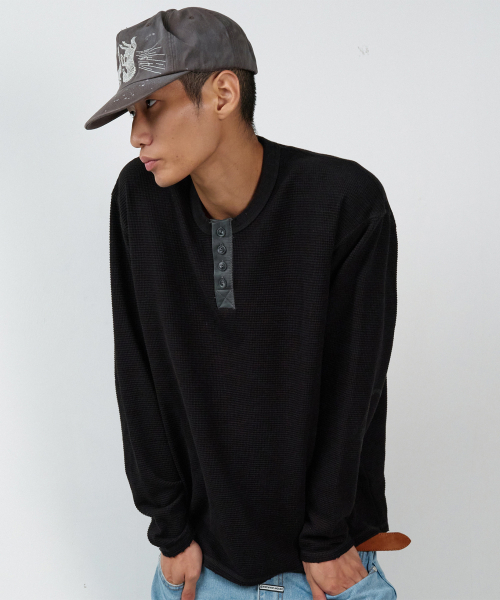 THEVINYLHOUSE(ザバイニルハウス)の「WAFFLE DETAIL LS TEE BLACK(Tシャツ/カットソー・レディース・その他・SMALL/MEDIUM/LARGE)」の3枚目の写真
