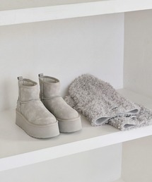 Rose Muse（ロゼミューズ）の「Poodle fur cover boots（ブーツ）」