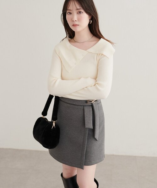 natural couture（ナチュラルクチュール）の「アシメカラーオフショルニット（ニット/セーター・レディース・ネイビー/ボルドー/チャコールグレー/ブルー/グレイッシュベージュ/アイボリー・FREE）」の9枚目の写真