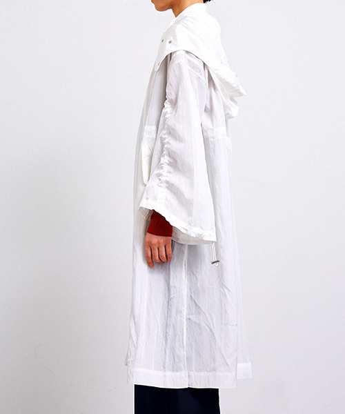 UNITED TOKYO（ユナイテッドトウキョウ）の「ユーティリティコート（ナイロンジャケット・レディース・ホワイト/カーキ・1）」の16枚目の写真