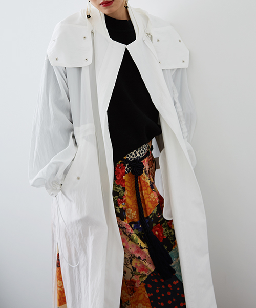 UNITED TOKYO（ユナイテッドトウキョウ）の「ユーティリティコート（ナイロンジャケット・レディース・ホワイト/カーキ・1）」の14枚目の写真