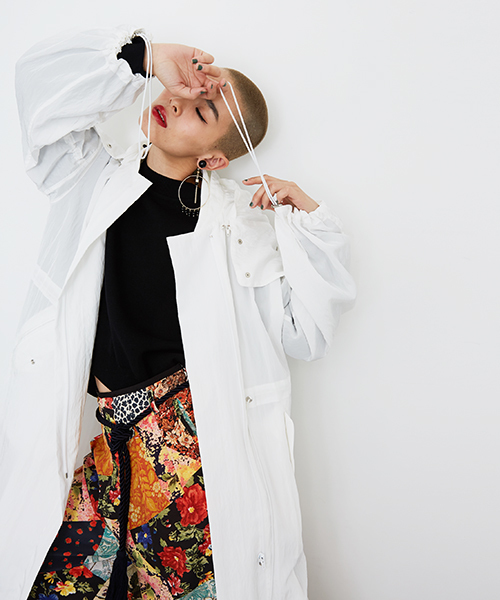 UNITED TOKYO（ユナイテッドトウキョウ）の「ユーティリティコート（ナイロンジャケット・レディース・ホワイト/カーキ・1）」の17枚目の写真