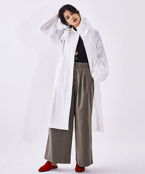 UNITED TOKYO（ユナイテッドトウキョウ）の「ユーティリティコート（ナイロンジャケット・レディース・ホワイト/カーキ・1）」の19枚目の写真