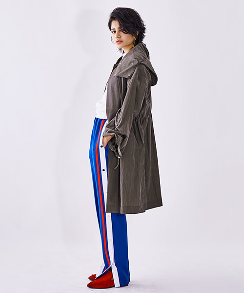 UNITED TOKYO（ユナイテッドトウキョウ）の「ユーティリティコート（ナイロンジャケット・レディース・ホワイト/カーキ・1）」の20枚目の写真