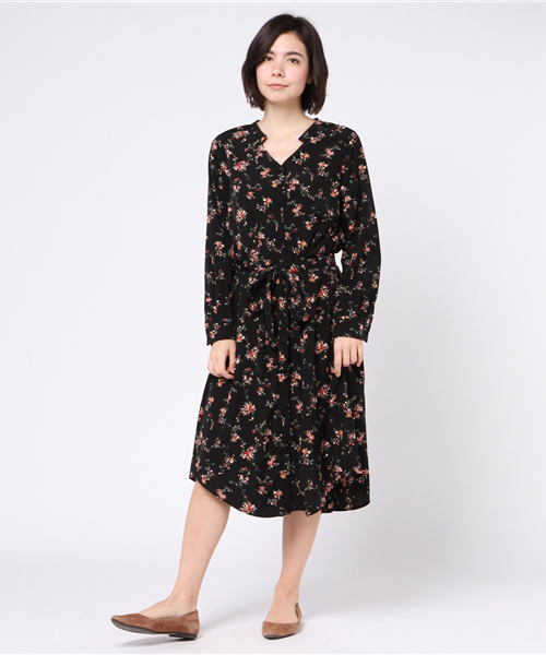 archives（アルシーヴ）の「花柄シャツワンピース（シャツワンピース・レディース・ブラック/オフホワイト/ネイビー・MEDIUM）」の2枚目の写真