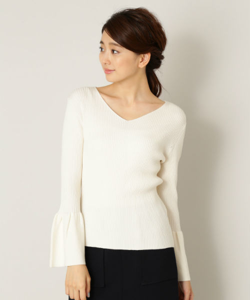 NATURAL BEAUTY BASIC（ナチュラルビューティーベーシック）の「フレアスリーブリブニット（ニット/セーター・レディース・ブラック/ホワイト系その他/レッド・MEDIUM）」の2枚目の写真