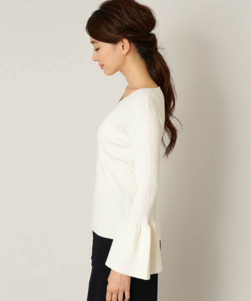 NATURAL BEAUTY BASIC（ナチュラルビューティーベーシック）の「フレアスリーブリブニット（ニット/セーター・レディース・ブラック/ホワイト系その他/レッド・MEDIUM）」の10枚目の写真