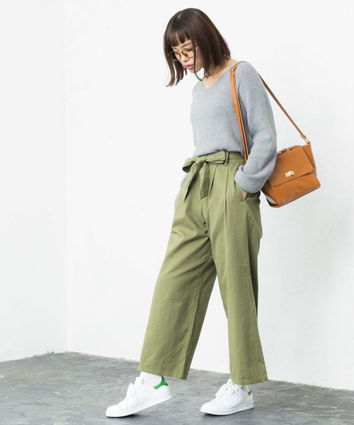 WEGO（ウィゴー）の「WEGO/チノウエストリボンタックワイドパンツ（チノパンツ・レディース・ベージュ/カーキ/ネイビー・LARGE/MEDIUM/SMALL）」の10枚目の写真