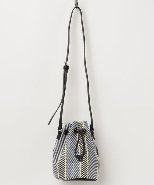 LBC（エルビーシー）の「織り柄生地巾着ショルダー（ショルダーバッグ・レディース・ブラック/ダークブルー/ブラウン・FREE）」の3枚目の写真